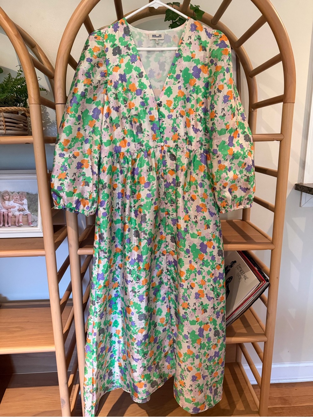 Floral Puff-Sleeve V-Neck' Dress in Green & Purple